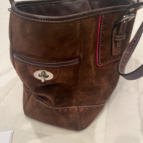 ๐ RARE! LIMITED edition Coach bag! Brown suede and pink trim - Picture 5 of 11